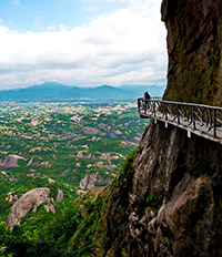 岳陽玻璃橋石牛寨景區